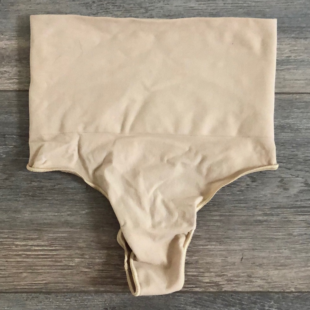 SKIMS core control thong